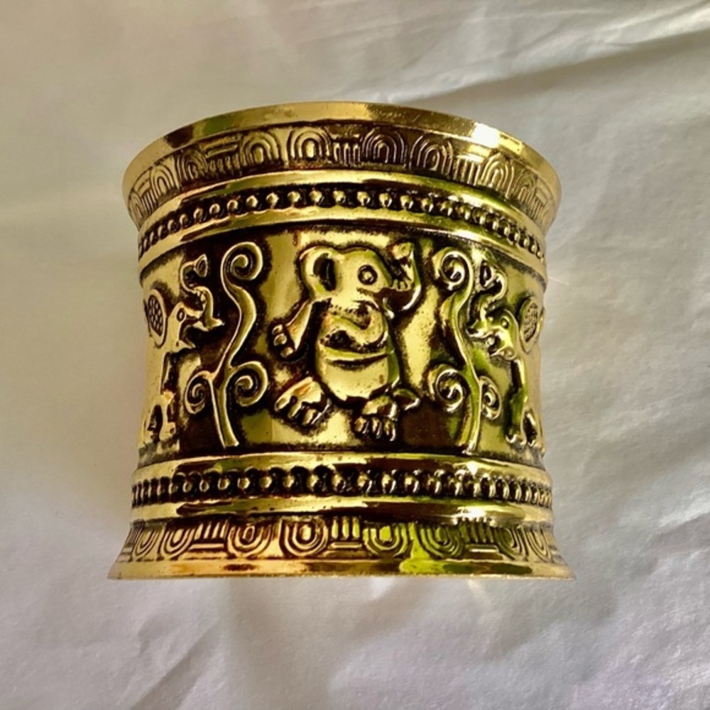 𝅺New! Gorgeous Gold 22 Kt Plated Cuff Elephant Bracelet